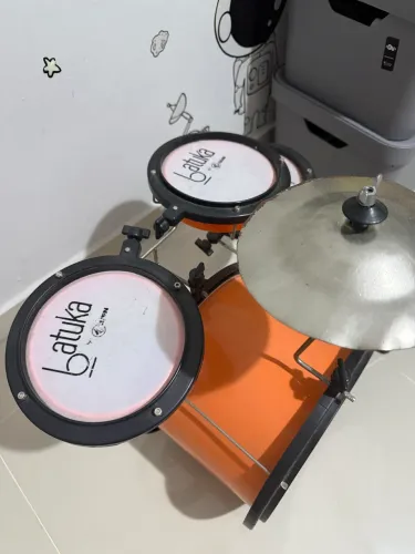 VENDO BATERIA INFANTIL