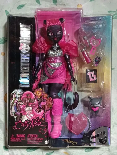Boneca Monster High - Catty Noir G3 (LACRADA)