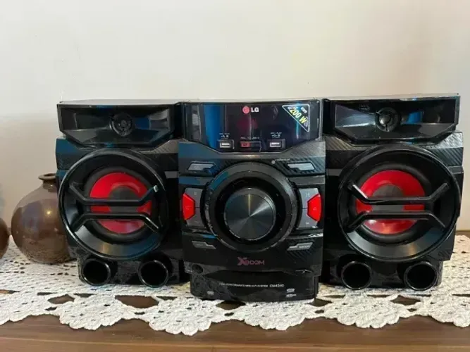 LG XBOOM CM4340 - 220W RMS | Bluetooth | USB | CD | Excelente Estado