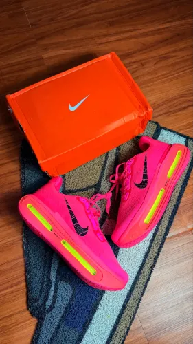 Nike Vomero Premium Rosa - Tamanho: 43BR