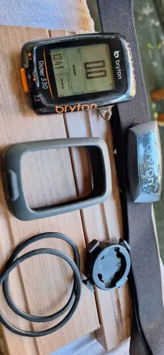 GPS Bryton Rider 330 + Cintar e Sensor de batimentos cardíacos