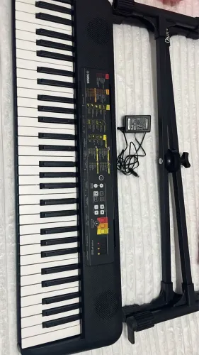 Teclado Yamaha PSR F52