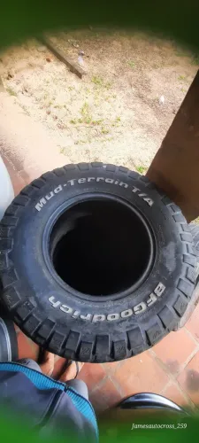 Vendo pneus bf goodrich 31x10 15
