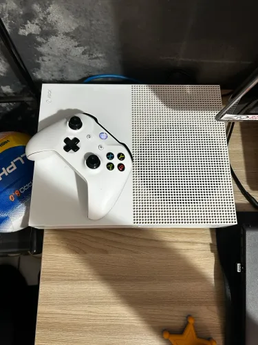 Vendo Xbox one S