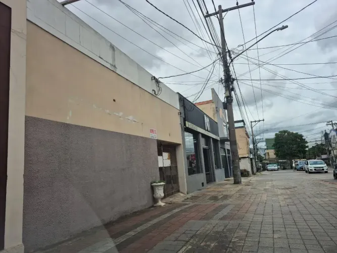 Casa comercial à venda no Centro de Tatuí: 130m², 4 dormitórios, 1 suíte e 3 banheiros. R$