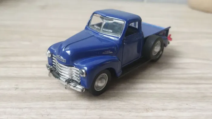 MAISTO - '53 Chevrolet 3100 - Escala1/36