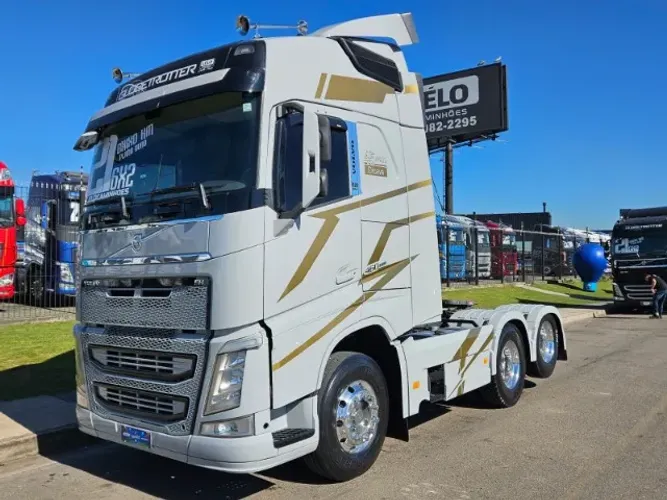 Volvo FH 460 6x2 Globetrotter Ano 2021 Euro 5 Plano Ouro Geladeira Baixo KM impecável