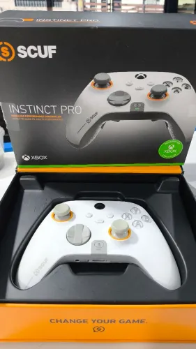 Scuf instinct Pro com analógico halll efect TMR revisado com garantia.