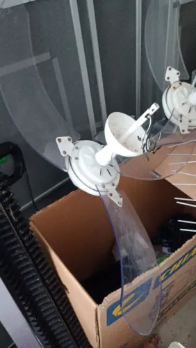 Ventilador de teto com defeito 