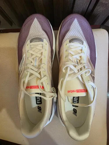 New Balance FuelCell Rebel V5 Off White 