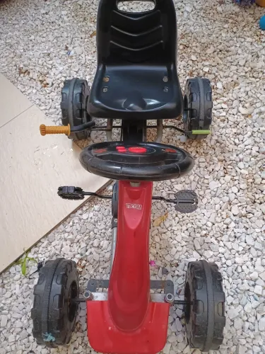 Carrinho a pedal