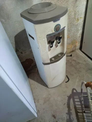 Vendo gela água Esmaltec