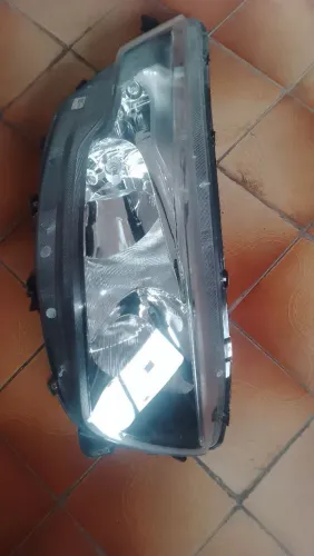 Vendo farol L.D da daily 35 150 160 original
