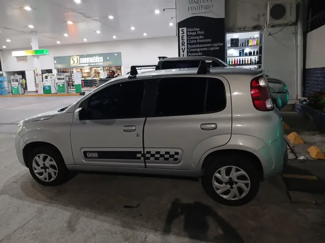 Fiat Uno Vivace Celeb. 1.0 EVO F.flex 8V 5P 2013
