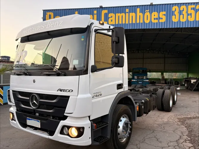 Mb Atego 2426 6x2 Ano 2022 Cabine Bolha No Chassi 8 Metros