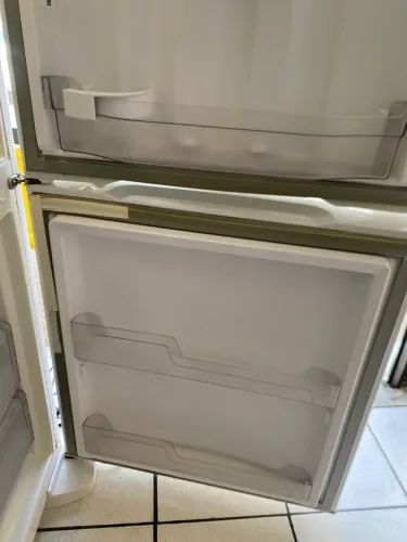 Geladeira Inverse gelo seco funcionando perfeitamente garantia 120 dias