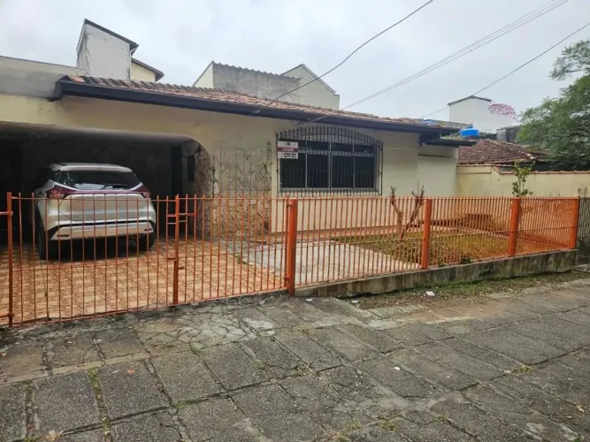 Linda casa à venda no Parque Continental, São Paulo - 4 dormitórios e 5 garagens!