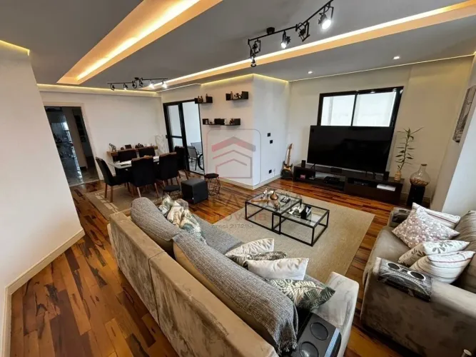 Apartamento à venda na Mooca sendo 3 suítes , 3 vagas e depósito