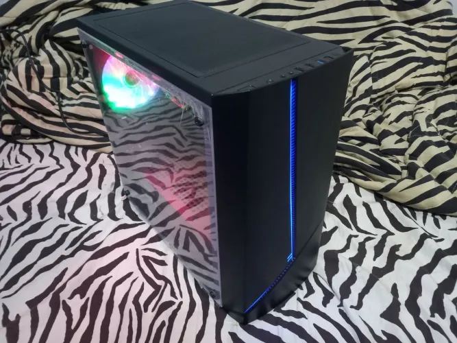 PC usado. Gabinete (teclado e monitor caso queira)