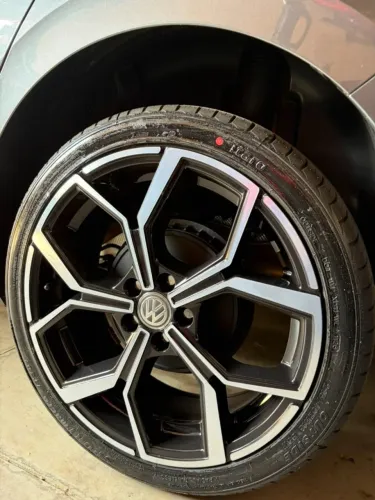 Jogo De rodas Vw Polo/Virtus Salerno Aro 18 5x100 com Pneus 215/40 - Polo Gti Europeu