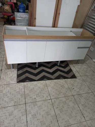 Gabinete de cozinha novo para pia de 1.80