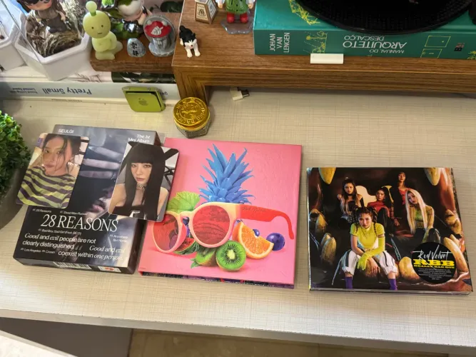 Álbuns Red Velvet (28 reasons, RBB, Red summer)