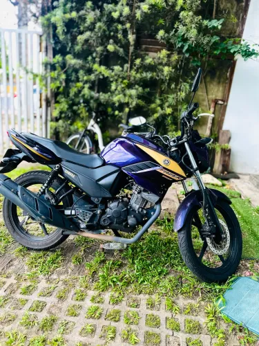 Yamaha Fazer 150 2024 | 24 mil km | R$ 14.000