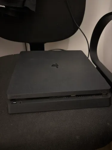 PlayStation 4 slim 500GB
