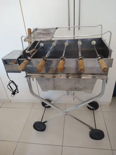 Churrasqueira Giratória Rotolar em Inox Usada 5 Espetos Bivolt 