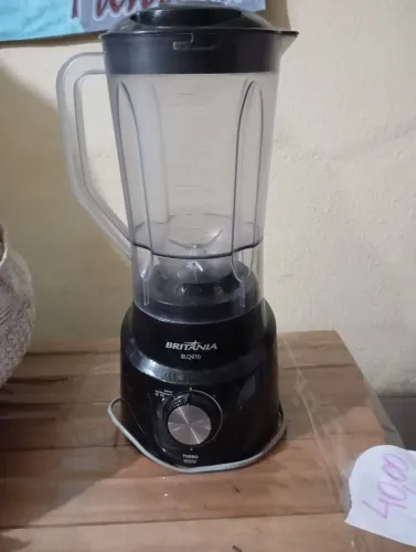 Liquidificador Mundial novíssimo cor preta