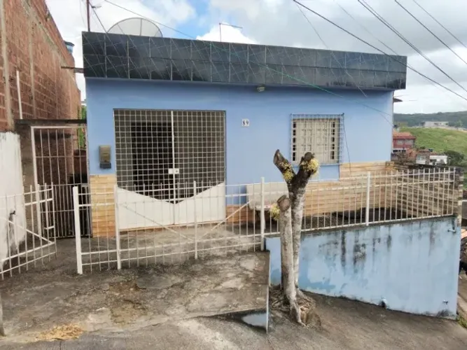 CASA Á VENDA NA BELA VISTA