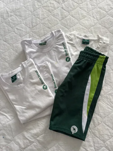 Uniforme Bom Jesus 6 e 8 anos MANCHADOS