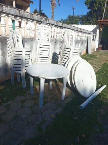 Mesas e cadeiras para festas ou igrejas