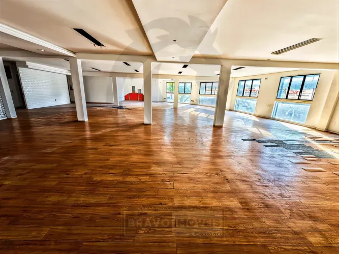 Prédio comercial para aluguel e venda possui 1353 metros quadrados em Centro - Diadema - S