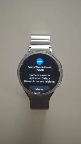 Samsung Galaxy Watch6 Classic 47mm, na cor prata, versão LTE