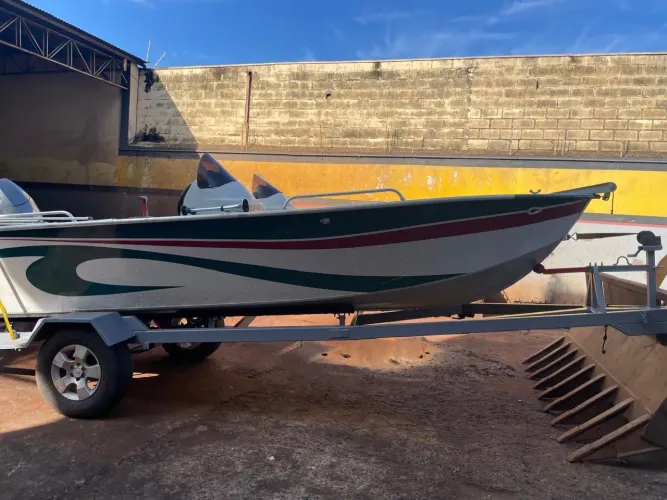 Barco de Alumínio Metalforte com Motor Yamaha | Completo | Excelente Estado 