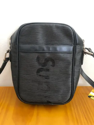 Bag Supreme x Louis Vuitton (detalhe) 