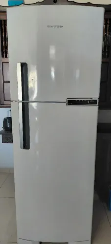 Geladeira Brastemp 375 litros, novinha.