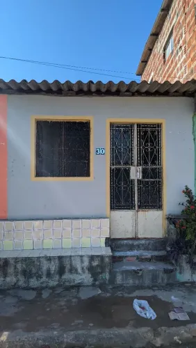 Aluga-se casa