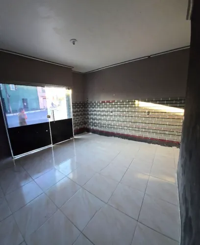 Alugo ponto comercial próximo ao Centerbox do João XXIII.