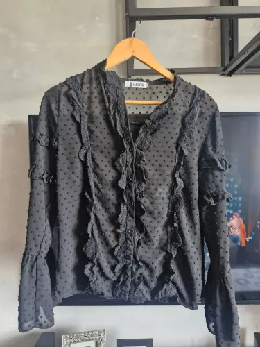 Camisa babados