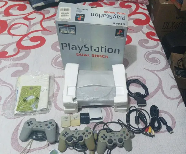 [RARO] PlayStation FAT Japonês na Caixa (Matching Serial) + PSIO 128GB + PocketStation