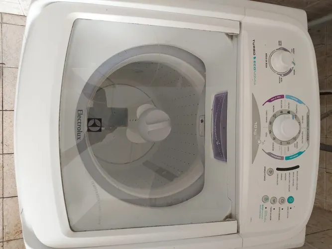 Máquina de lavar Electrolux turbo economia 10 kg. Semi nova!