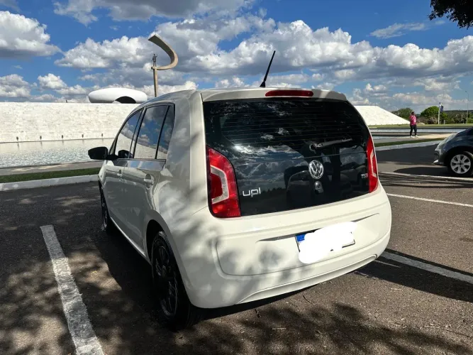 Volkswagen Up! Move 1.0 Total Flex 12V 5P 2015