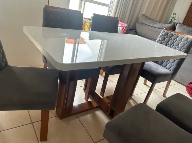 Mesa com cadeiras 