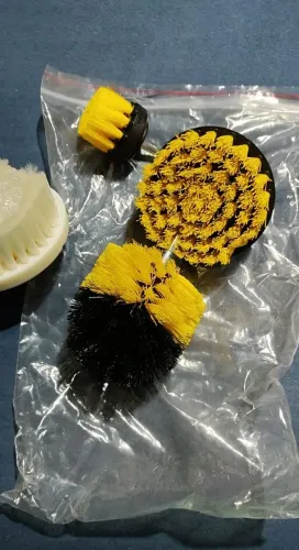 KITS COM 4 ESCOVAS ROTATIVAS PARA LIMPEZA USO EM POLITRIZ, SENDO UMA DETALEIR MACIA 