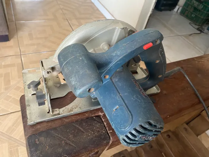 Vendo uma excelente circular da marca Bosch