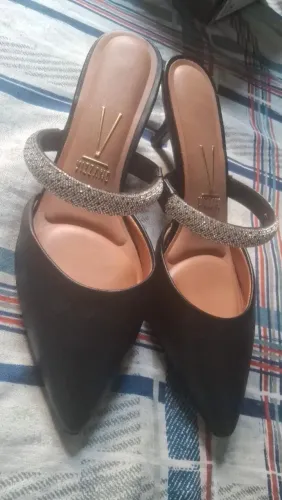 Vendo Scarpin vizzano e sandália chat & chat