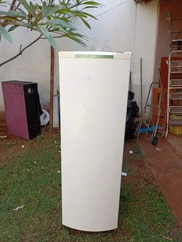 Vendo geladeira Consul 280 litros 