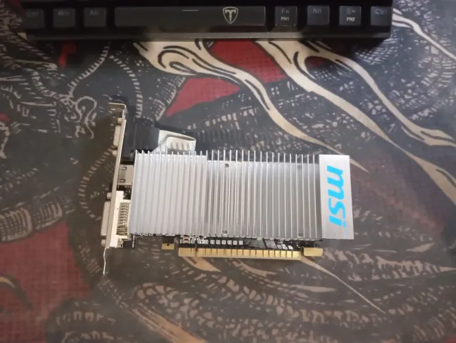 Placa de vídeo gt210 nvidea 1gb só p dar vídeo